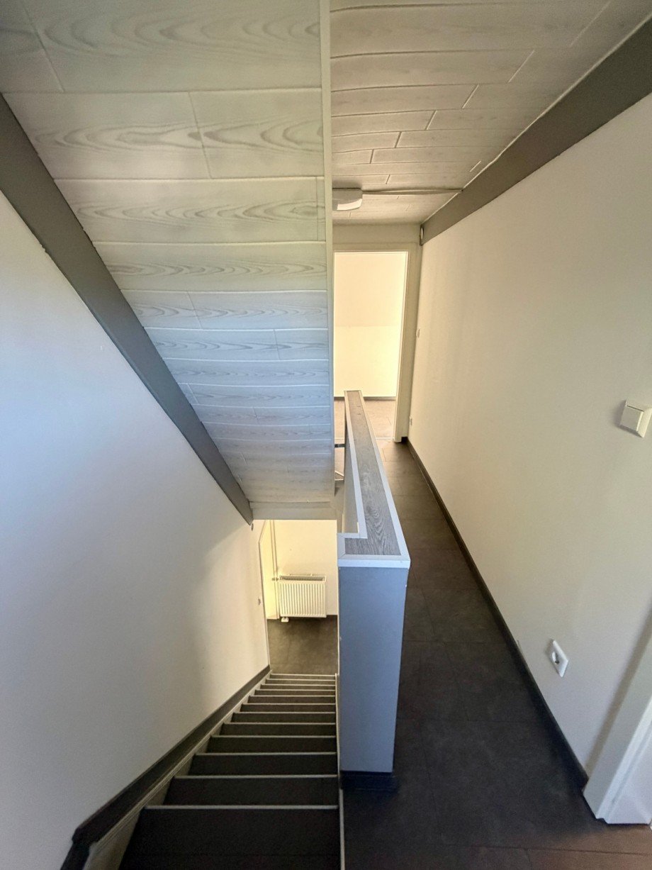Flur 2. OG Reihenhaus Urbach