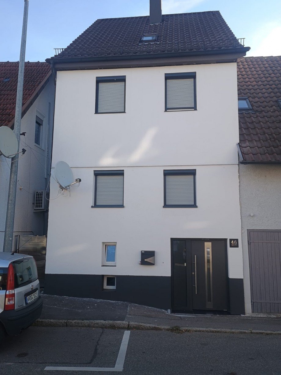 Ansicht Stra�enseite Reihenhaus Urbach