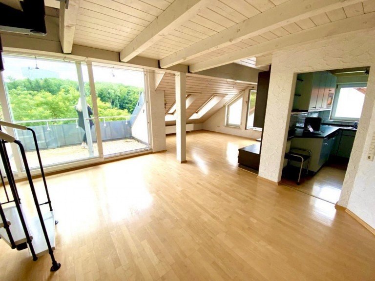 Wohnbereich Stuttgart Dachgeschosswohnung Helle und naturnahe 2-Zimmer Wohnung mit Blick �ber M�hringen