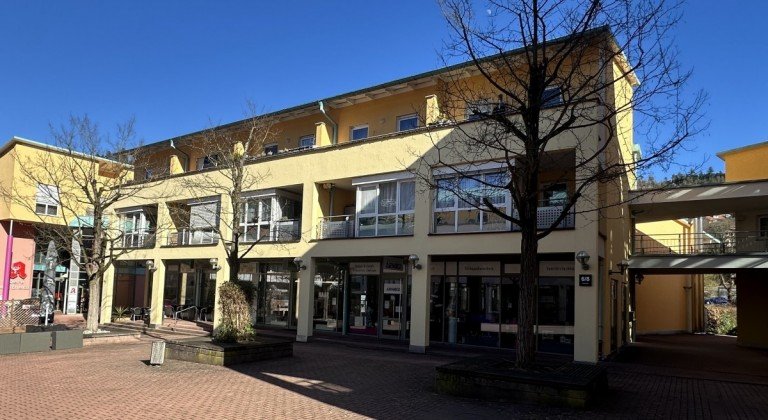 Hauansicht Bad Liebenzell Maisonettewohnung Zentral und au�ergew�hnlich: Maisonette- Wohnung �ber 3 Etagen mit Balkon & TG-Stellplatz