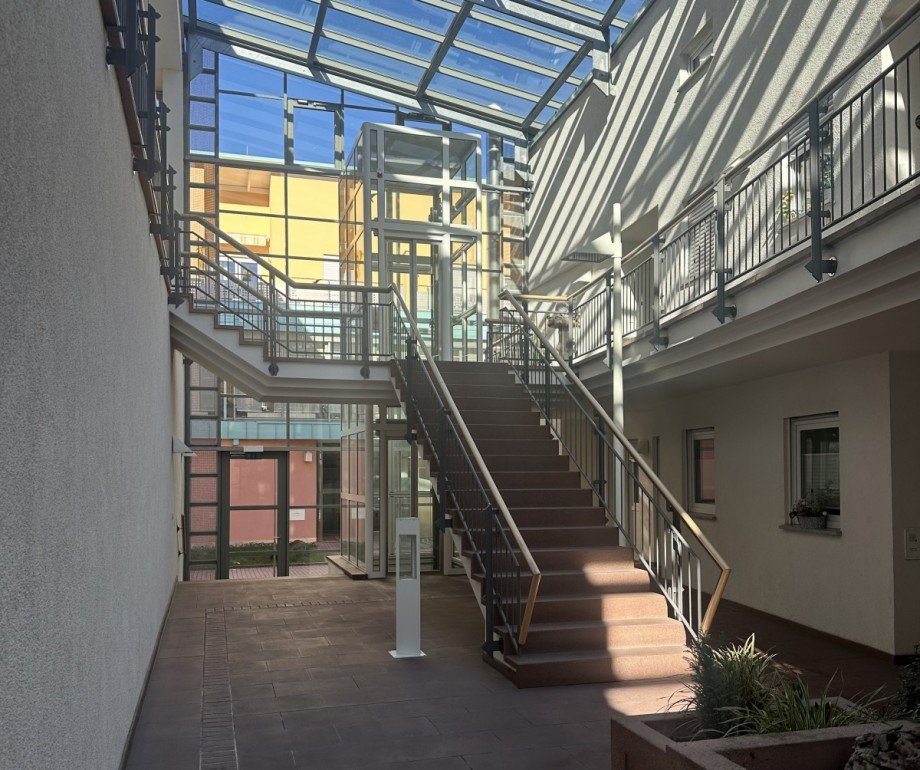 Treppenhaus/Aufzug Maisonettewohnung Bad Liebenzell
